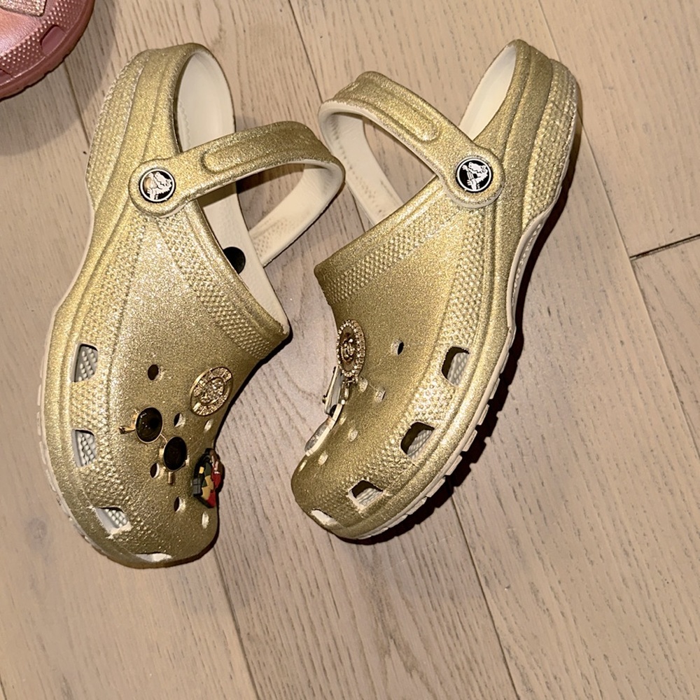 😍WOMEN GLITTER CROCS BUNDLE WITH CHARMS. Size 6, used gently in great condition - Picture 12 of 14